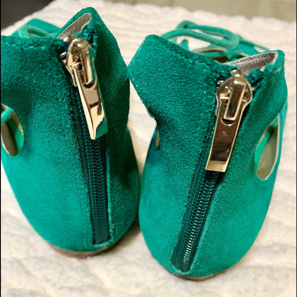 💚 GORGEOUS LACE UP SHOES💚 - Picture 4 of 7
